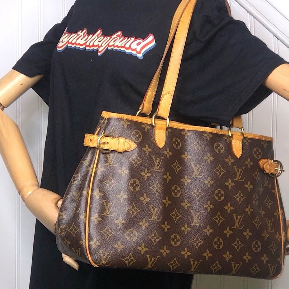 LOUIS VUITTON Batignolles Monogram Shoulder Bag COMES WITH: COA, LV DUST BAG